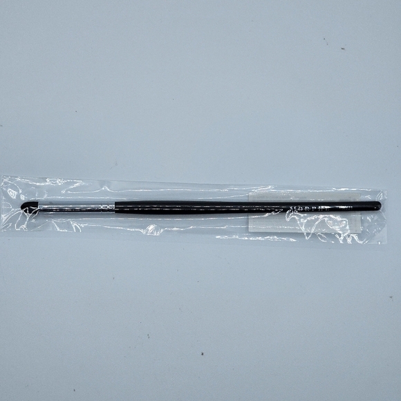 Morphe M321 Bullet Crease Eyeshadow Brush - Picture 2 of 5